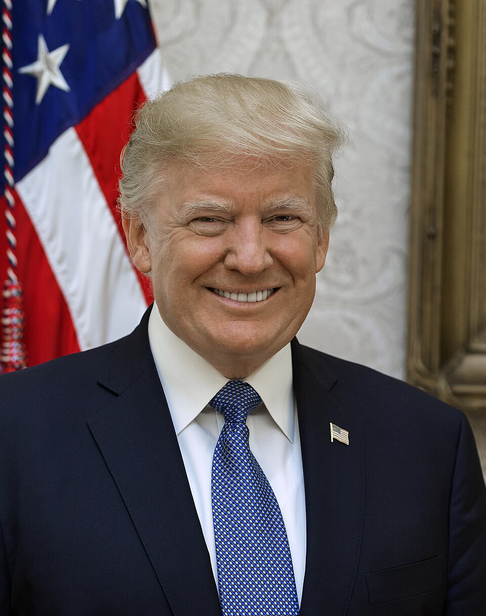 Retrato oficial de 2017; não é foto da declaração.